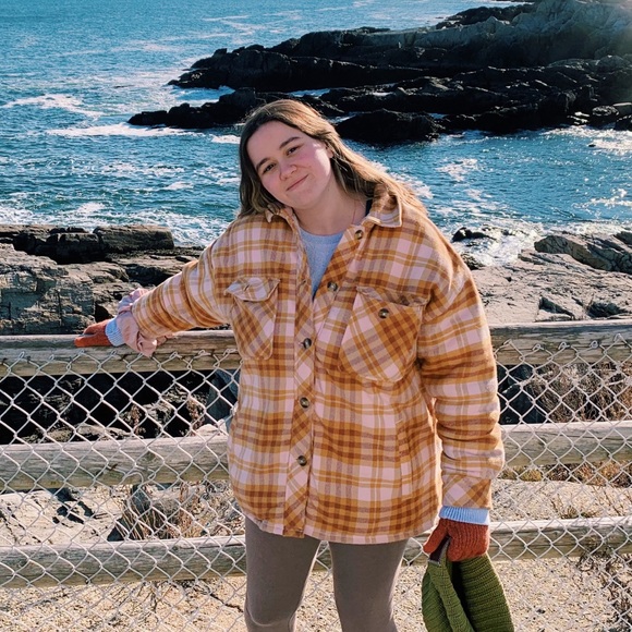 Meet your Posher, Quinn - Picture 1 of 1